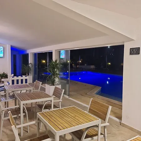 Couette-café Alcaide 3*