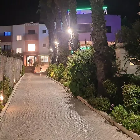 Frühstückspension Alcaide 3*